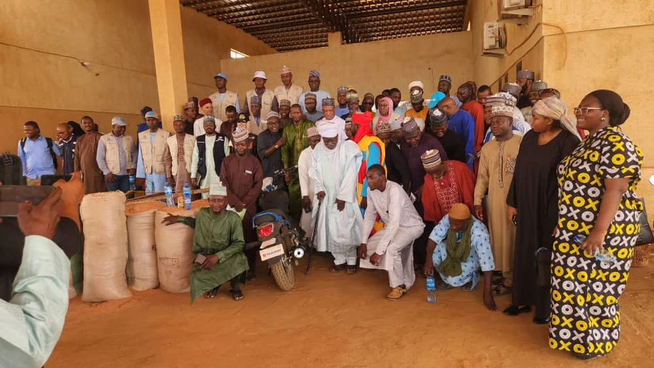 Government and programme stakeholders supporting polio campaign planning